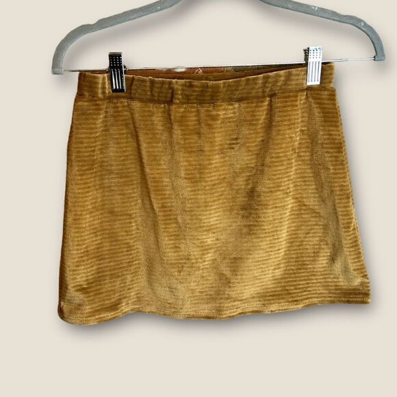 5 forā$25š„Grand Ave Design Tan Ribbed Velvet Skirt JuniorsāSmall - Picture 1 of 5